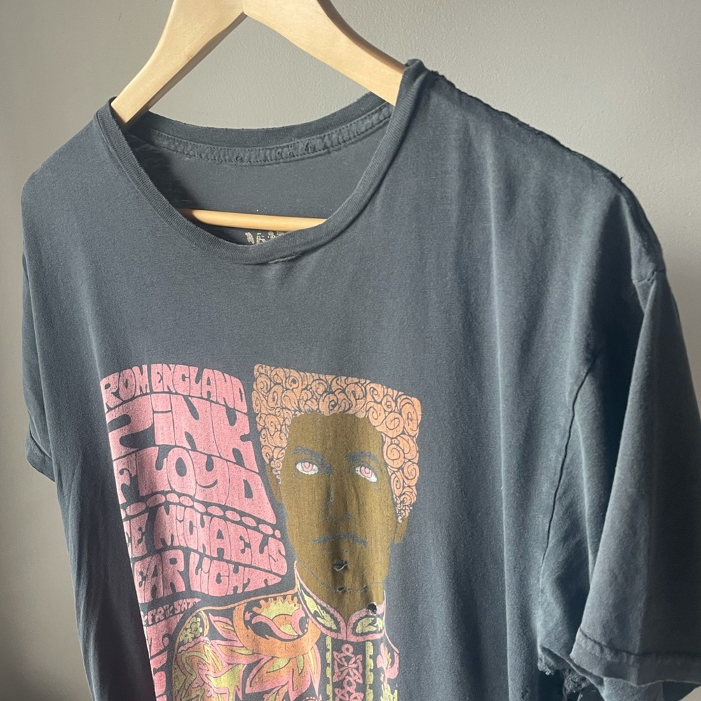 Distressed Roots of Rock Pink Floyd S/S Gray Muli-Color T Size Large